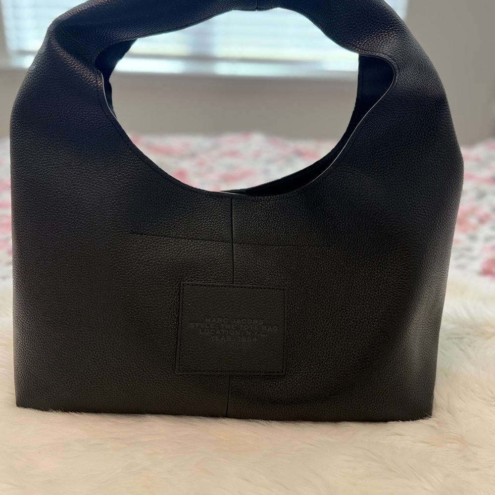 Marc Jacobs Black Sack Bag Medium. 

Dimensions
15in L x 8in D x 9in H - Picture 2 of 4